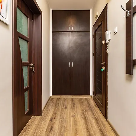 Apartment 1bd Flat In - 25 Min Walk From The Centre By Flat Mаnаger