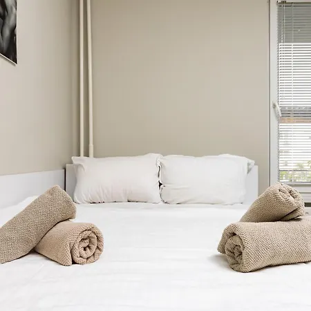 Apartment 1bd Flat In - 25 Min Walk From The Centre By Flat Mаnаger