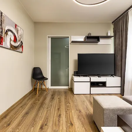 1bd Flat In - 25 Min Walk From The Centre By Flat Mаnаger * Plowdiw
