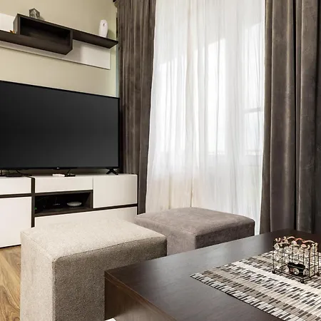 Apartment 1bd Flat In - 25 Min Walk From The Centre By Flat Mаnаger