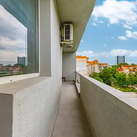 1bd Flat In - 25 Min Walk From The Centre By Flat Mаnаger * Plowdiw